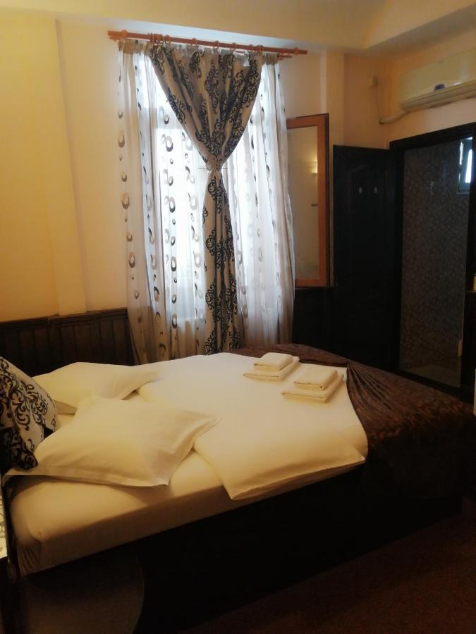 فندق Casa Teilor بيتستِ المظهر الخارجي الصورة