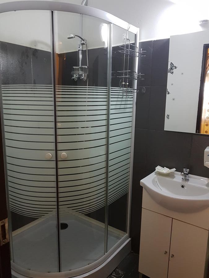 فندق Casa Teilor بيتستِ المظهر الخارجي الصورة