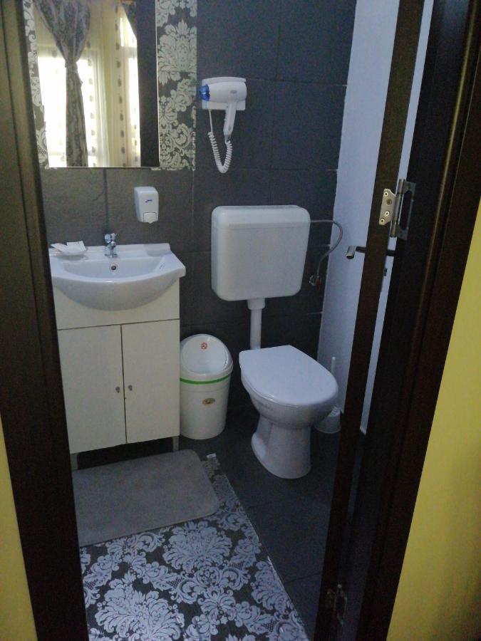 فندق Casa Teilor بيتستِ المظهر الخارجي الصورة