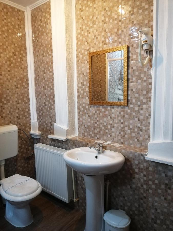 فندق Casa Teilor بيتستِ المظهر الخارجي الصورة